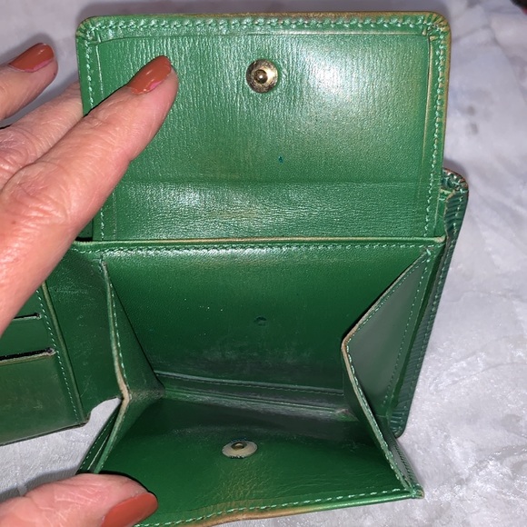 Authentic Louis Vuitton green Epi Leather wallet code # inside wallet - Picture 8 of 12
